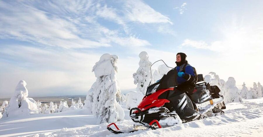 Rovaniemi: Guided Wilderness Snowmobile Ride - Dressing for an hour in the cold
