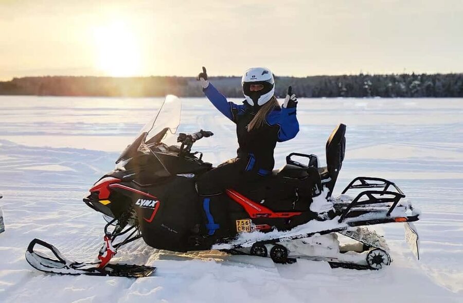 Rovaniemi: Guided Wilderness Snowmobile Safari & Barbeque - A frozen-lake safari with a quieter feel