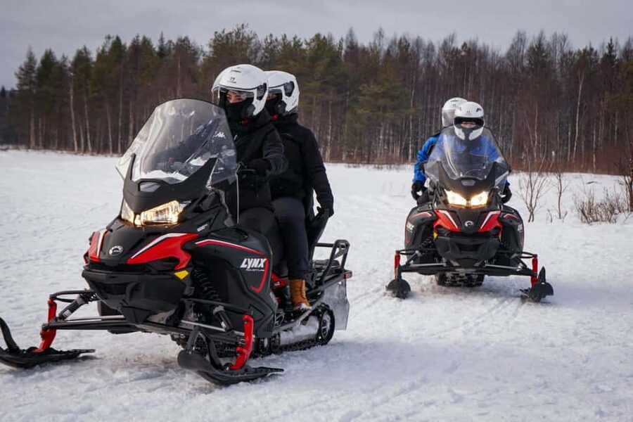 Rovaniemi: Guided Wilderness Snowmobile Safari & Barbeque - Photo stops on the private property