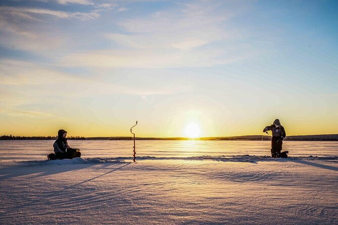 Rovaniemi: Ice Fishing from Private Lakefront Property & BBQ - Timing, pickup, and group size