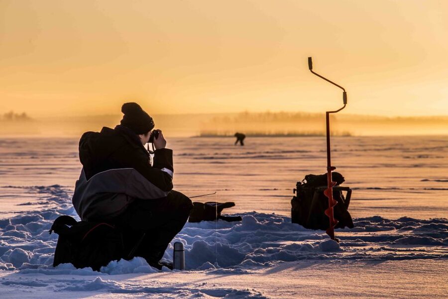 Rovaniemi: Ice Fishing on a Frozen Lake with BBQ and Photos - What happens during the 2.5 hours at the lake