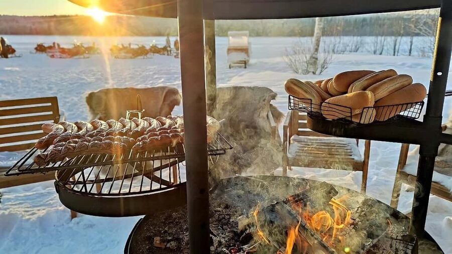 Rovaniemi: Ice Fishing Small Group Tour & Barbeque - A quiet introduction to Lapland ice fishing