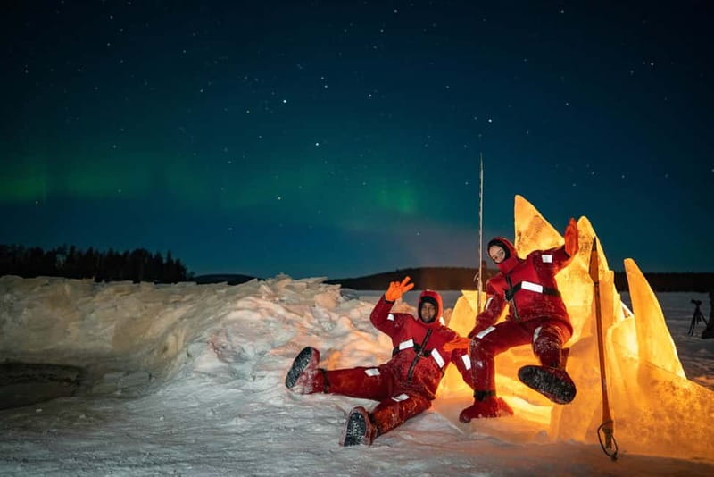 Rovaniemi: Ice Floating in Forest Lake with Aurora Borealis - Why the lake setting works so well