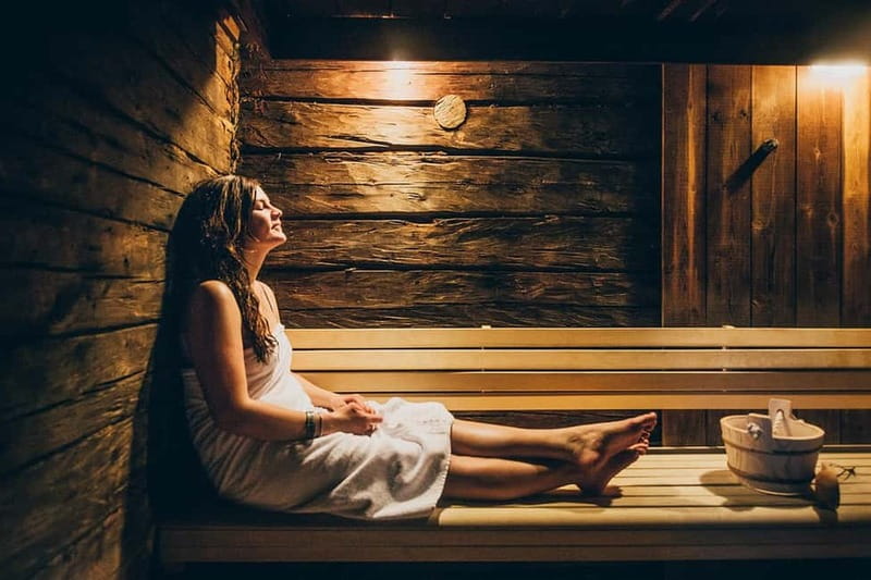 Rovaniemi: Lakeside Private Sauna with Aurora Borealis - Watching for the Aurora beside the forest