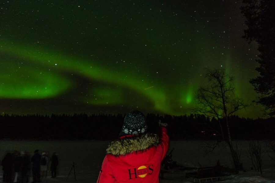 Rovaniemi: Northern Lights Hunting in Lappish old cottage - The old cottage gives the evening a proper center