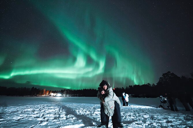 Rovaniemi: Northern Lights Pro Guaranteed - Unlimited Distance - The guides make or break a long night