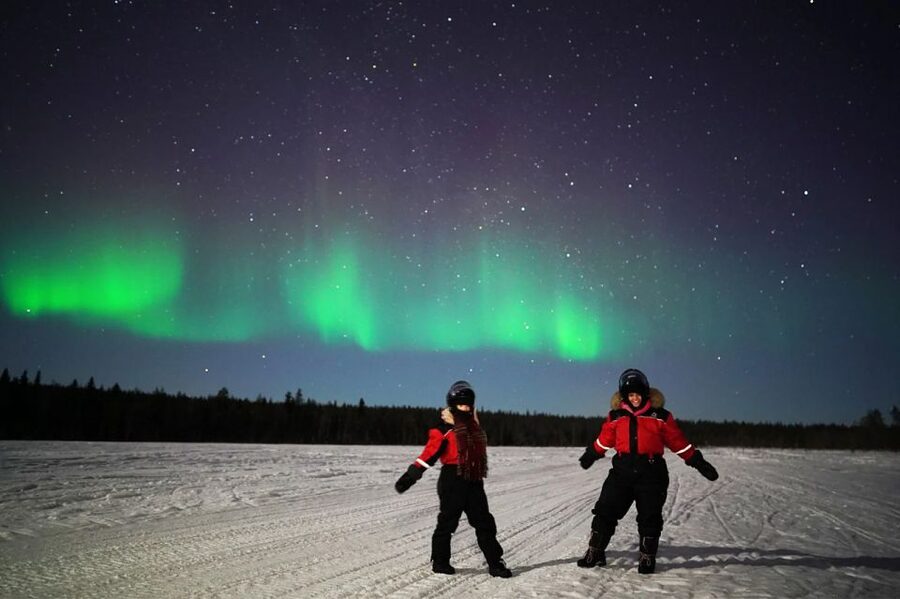 Rovaniemi: Northern Lights Sleigh Ride - Waiting for the Northern Lights