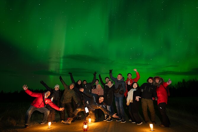 Rovaniemi: Northern Lights Small Group Money-Back Guarantee - Inside the warm van, where the night begins