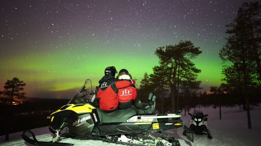 Rovaniemi: Northern Lights Snowmobile Hunt - What the 3.5-hour outing feels like