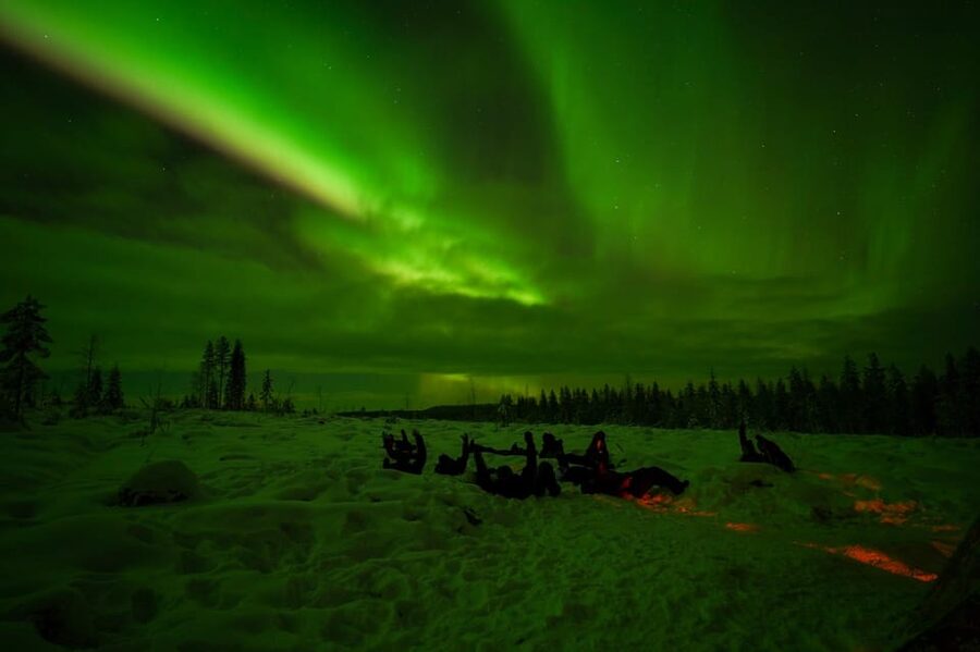 Rovaniemi: Northern Lights Tour at the Campfire - Getting dressed for Lapland conditions