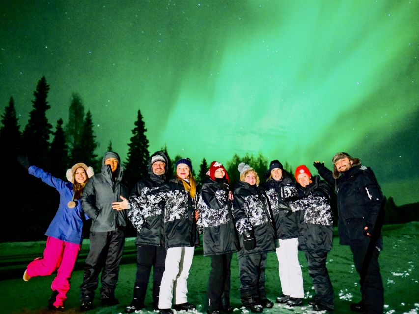 Rovaniemi: Northern Lights Tour with Guaranteed Sightings - Warm drinks, thermal gear, and waiting outdoors