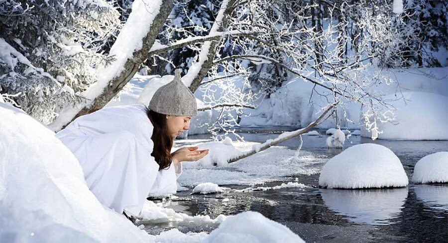 Rovaniemi: Northern Lights Trip with Arctic Sauna & Jacuzzi - Ice swimming in Lapland