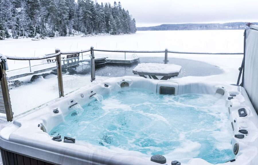 Rovaniemi: Northern Lights Trip with Arctic Sauna & Jacuzzi - What $101 buys you