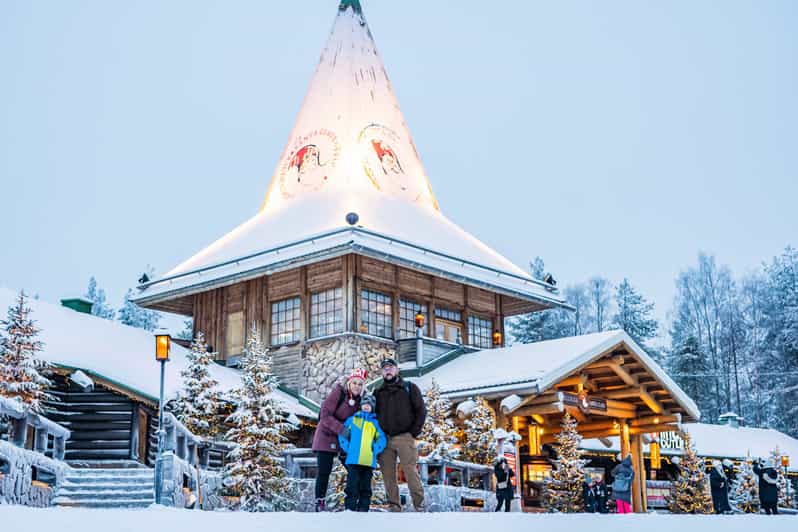 Rovaniemi: Private Pro Photoshoot in Santa Claus Village - What this private photoshoot is really for