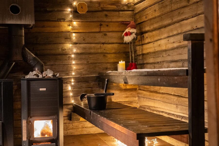 Rovaniemi: Private Sauna and Ice Swimming Tour with Snacks - A four-hour pace that leaves room to repeat