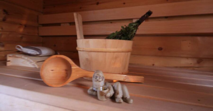 Rovaniemi: Private Sauna, Jacuzzi and Dinner - A private sauna beside a Lapland lake