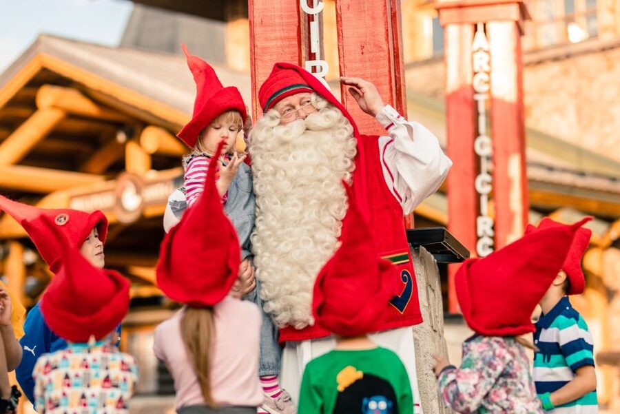 Rovaniemi: Santa Claus Village Visit with Hotel Pickup - Meeting Santa at his Rovaniemi office