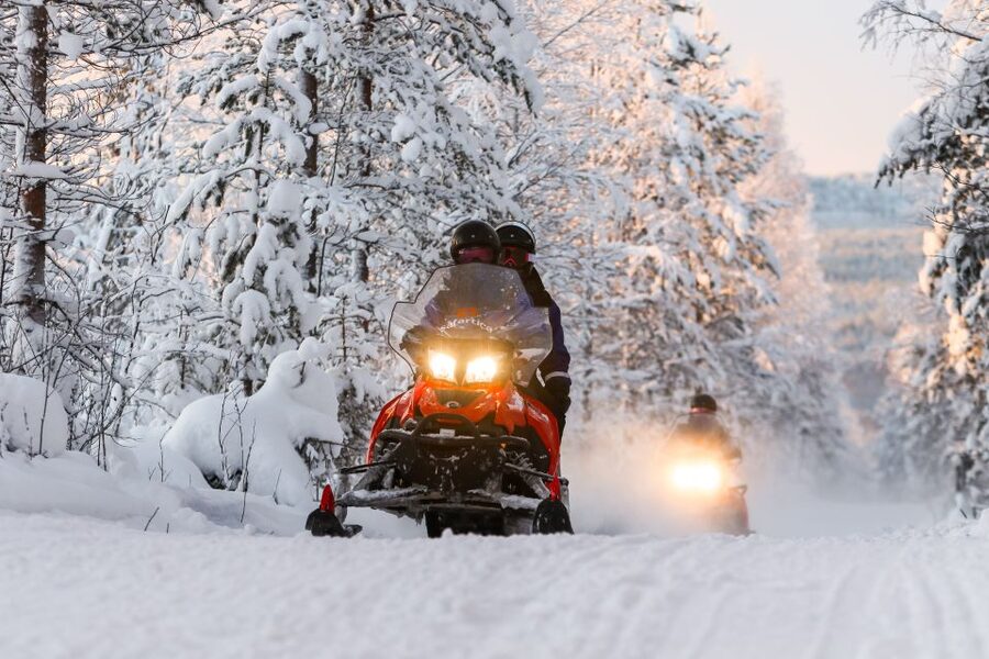 Rovaniemi: Santa’s Village & Snowmobiling to Reindeer Farm - Lunch gives the day a useful pause