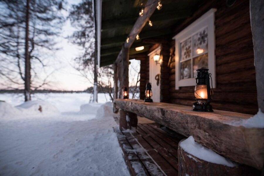 Rovaniemi: Sauna & Ice Swimming Tour with Dinner and Aurora - A real Finnish sauna beside an Arctic lake
