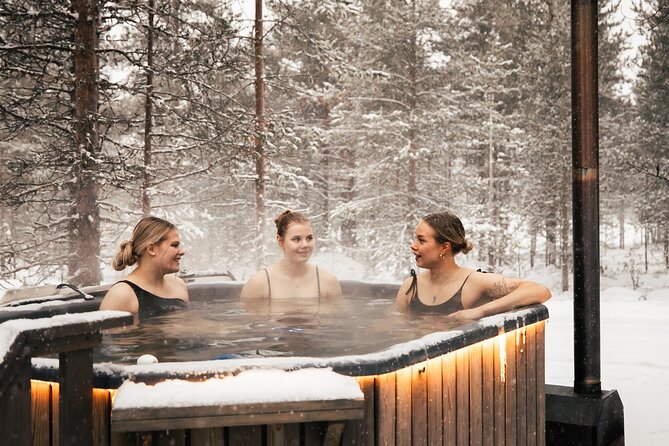 Rovaniemi Sauna World with a Hot Tub, Jacuzzi and Cold Pool - Six saunas in one forest park