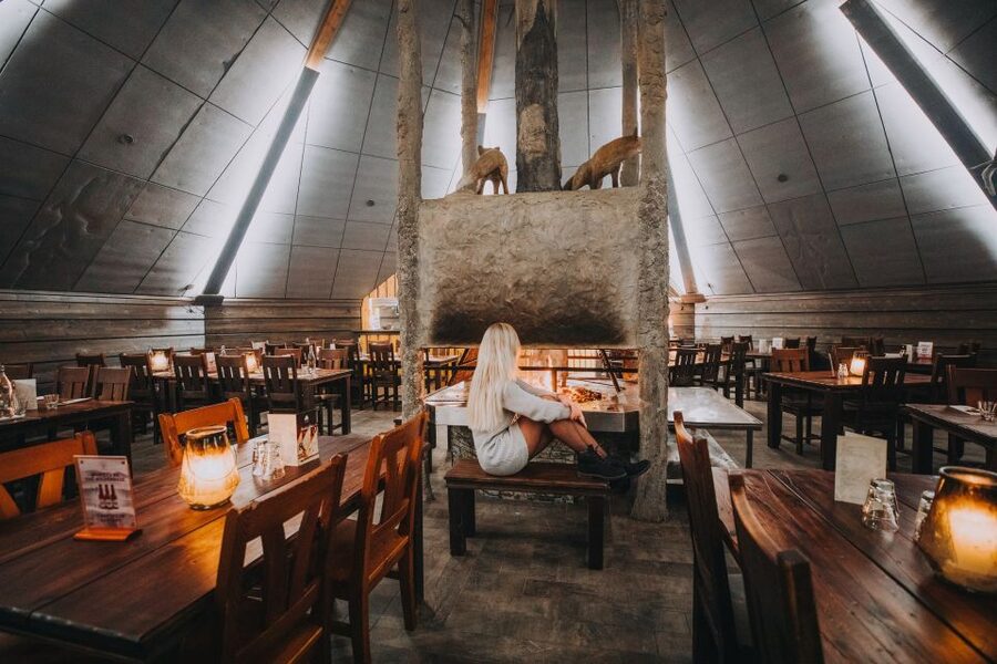 Rovaniemi: Snow Hotel Tour with Food by the Fire - From Rovaniemi to the Arctic SnowHotel