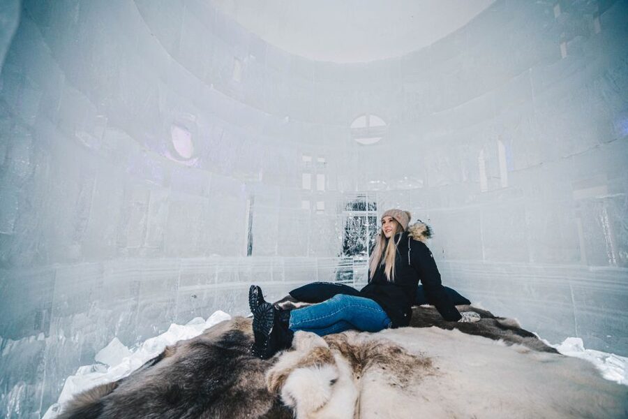 Rovaniemi: Snow Hotel Tour with Food by the Fire - Should you book the SnowHotel dinner tour?