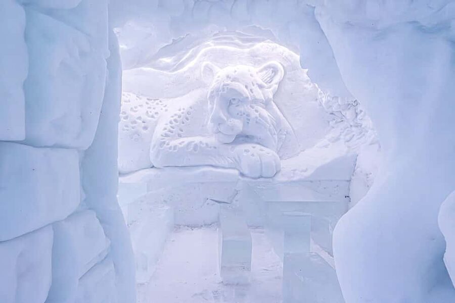 Rovaniemi: Snowman World Entrance Ticket - Explore the snow maze and ice sculptures