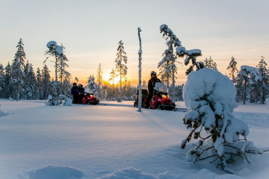 Rovaniemi: Snowmobile and Ice Fishing Adventure with Lunch - From Koskikatu to the frozen wilderness