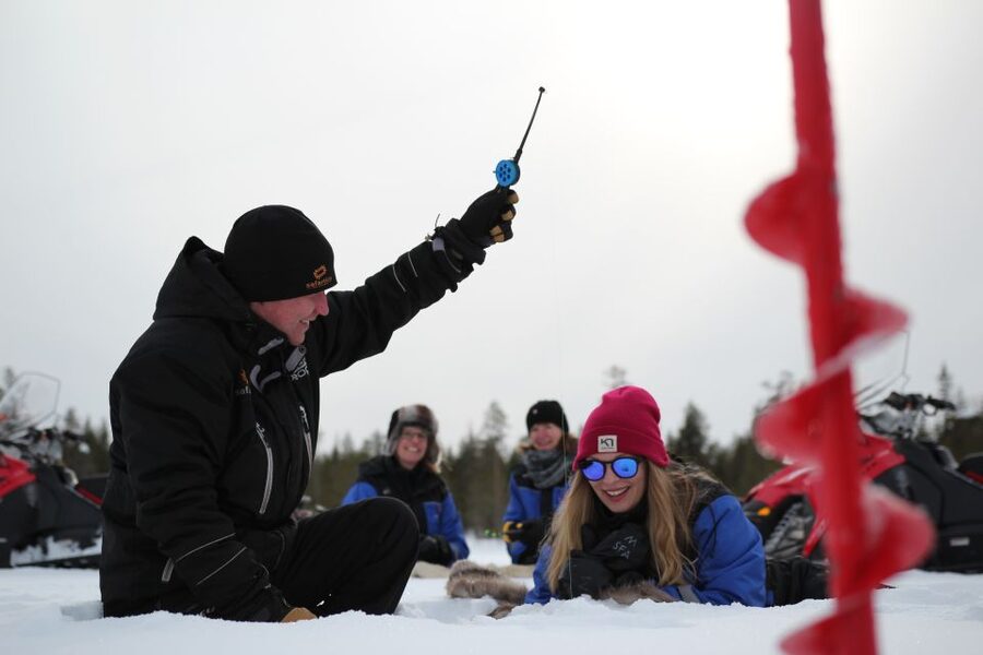 Rovaniemi: Snowmobile and Ice Fishing Adventure with Lunch - Reindeer soup beside the fire