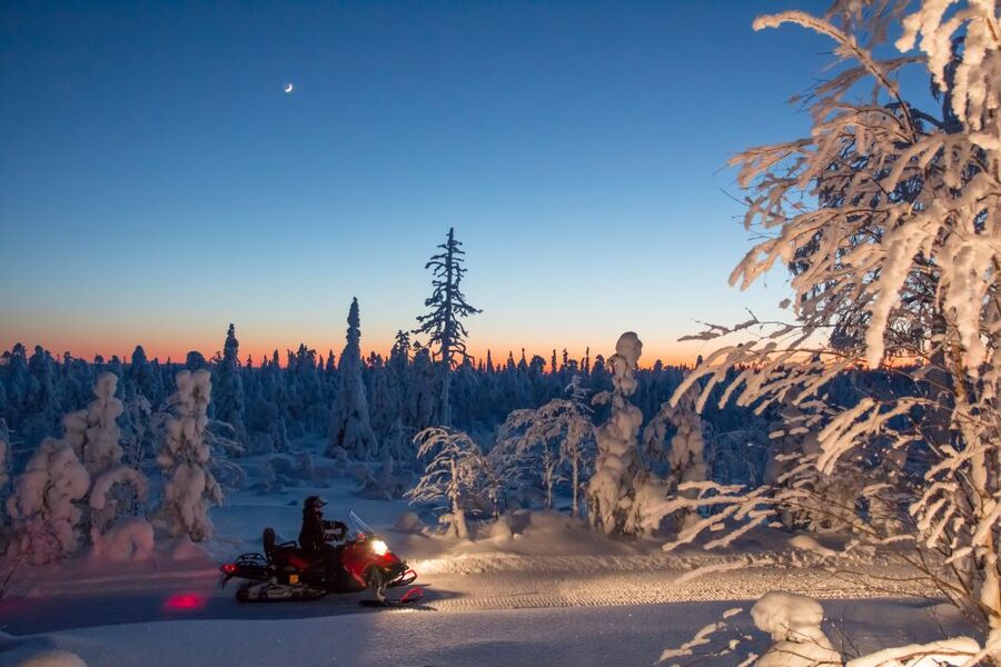 Rovaniemi: Snowmobile Safari & Campfire Evening Escape - From Rovaniemi streets to a forest trail