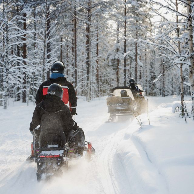 Rovaniemi: Snowmobile Safari in the Arctic Circle - The safety briefing and first turn