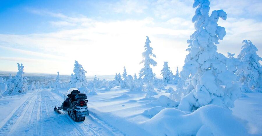 Rovaniemi: Snowmobile Safari in the Arctic Circle - Getting ready at the Arctic Circle Snowmobile Park