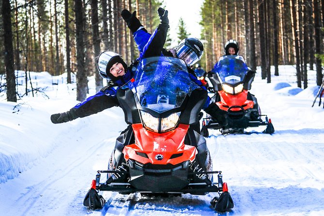 Snowmobile Safari in the Nature - Warm drinks after the cold
