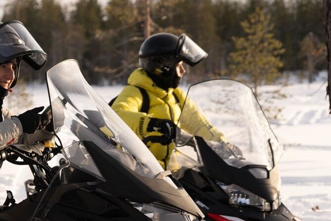Snowmobile Tours in Rovaniemi Lapland - Why the small group changes the experience
