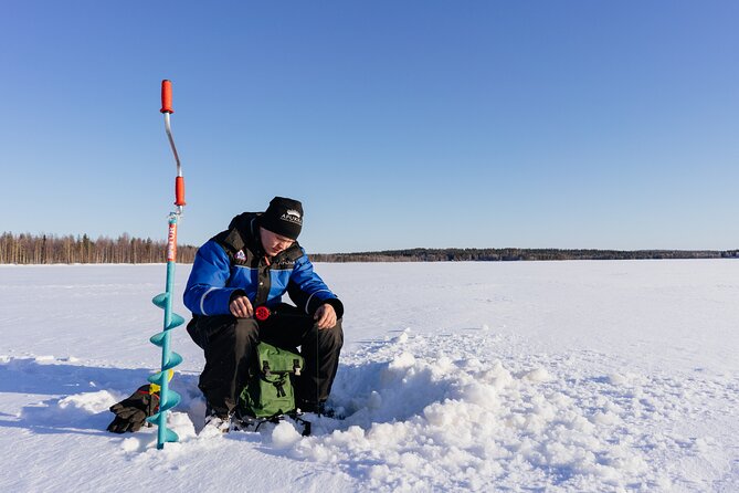 Snowmobiling and ice fishing in Apukka Resort, Rovaniemi - Who should book this Apukka outing?