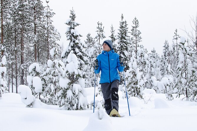 Snowshoeing Adventure with Ice-Fishing, Fire and Survival - Finding your direction with a map and compass