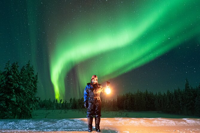 The Ultimate Guaranteed Aurora Hunt - Why this aurora tour takes you across borders