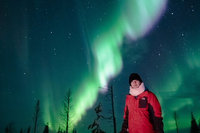The Ultimate Guaranteed Aurora Hunt - Lakes, hills, and roadside stops