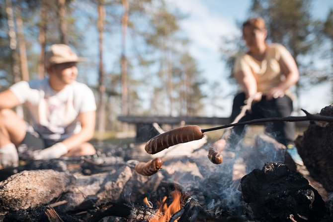 Wild Berries and Mushroom picking tour - Why this Rovaniemi forest outing feels different